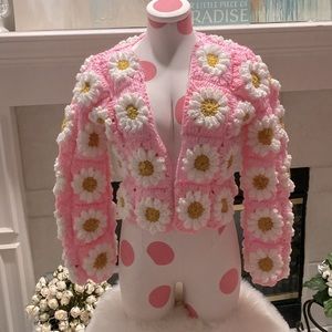 🩷PRICE IS FIRM🩷Crochet Daisy Cardigan New Excellent Condition